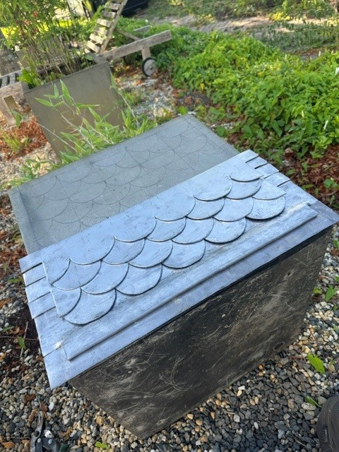 Unieke bloempot in lood - Element82 - Kunst in lood Eemnes